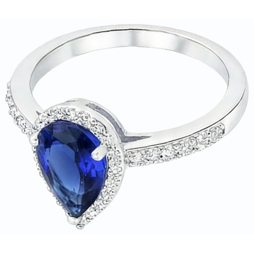 natural round sapphire 4ct ring close up detail