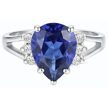 natural round sapphire 3.50ct ring on white background