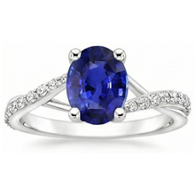 natural round sapphire 3ct ring close up detail