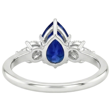 natural pear sapphire 7.25ct ring top view