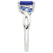 natural emerald sapphire 3.50ct ring on white background