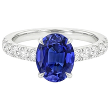 natural round sapphire 4ct ring top view
