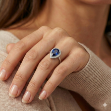 natural round sapphire 2.50ct ring on white background