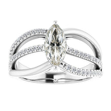 Marquise Cut Diamond ring in 14K White Gold – main view