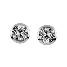 Handcrafted Brilliant Diamond Stud Earrings 1.50 ct – main view