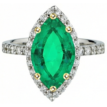 Sophisticated Colombian Emerald Colored Stone Ring 3.50 ct – front view
