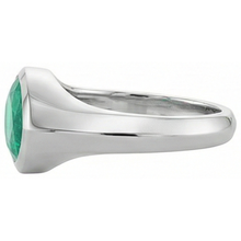 Gemstone Ring 14 Karat White Gold with Colombian Emerald – profile view