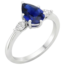 natural pear sapphire 3ct ring close up detail