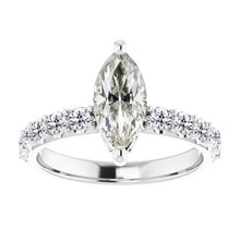 Marquise Brilliant Diamond ring in 14 Karat White Gold – main view