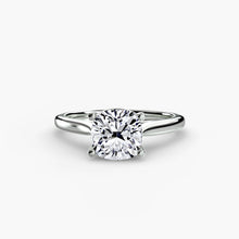 Diamond ring in Gold – angle view