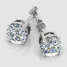 Natural 1.5 Ct Round Diamond Stud Earring