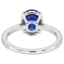 natural round sapphire 4ct ring close up detail