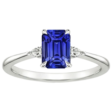 natural emerald sapphire 3.25ct ring top view