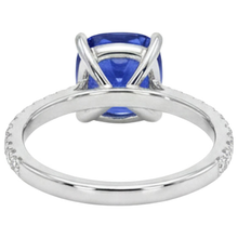 natural round sapphire 2.50ct ring on white background