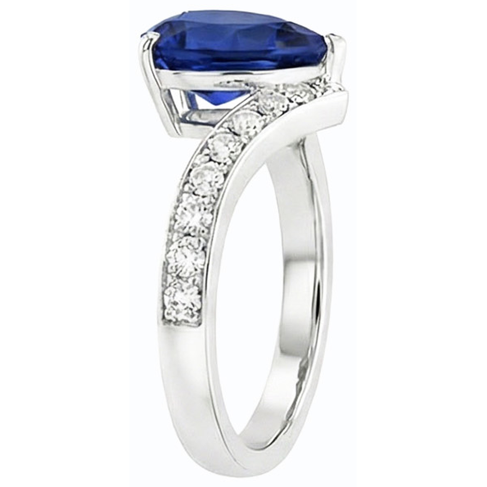 natural round sapphire 4ct ring on white background