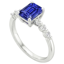 natural emerald sapphire 3.50ct ring close up detail