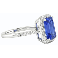 natural emerald sapphire 4.50ct ring profile view