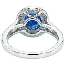 natural round sapphire 2.50ct ring on white background