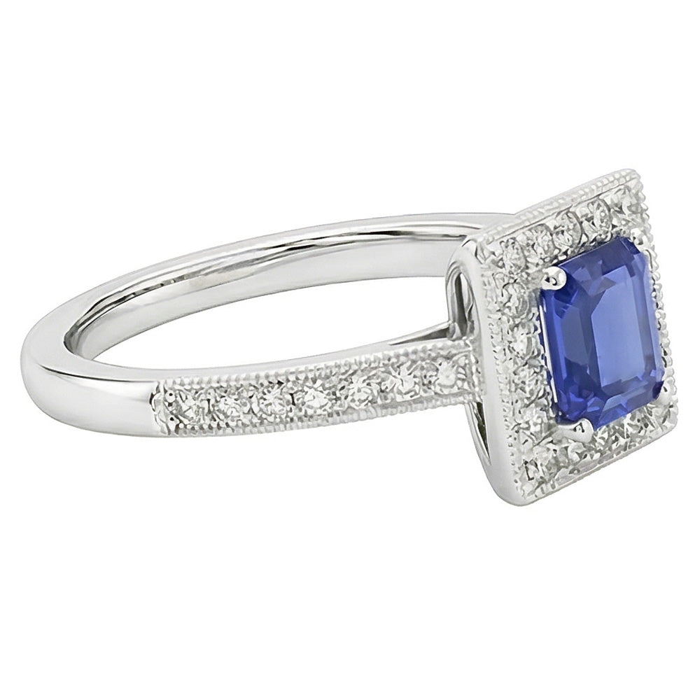 natural emerald sapphire 3ct ring close up detail