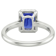 natural emerald sapphire 4ct ring close up detail
