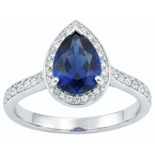 natural round sapphire 4ct ring close up detail