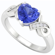 Natural Earth Mined Diamond Heart Shaped Srilanka Sapphire Ring 1.75 Carats Ribbon Style