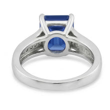 natural emerald sapphire 2.50ct ring on white background