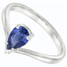 natural round sapphire 1.25ct ring close up detail