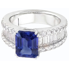 natural emerald sapphire 3.50ct ring close up detail