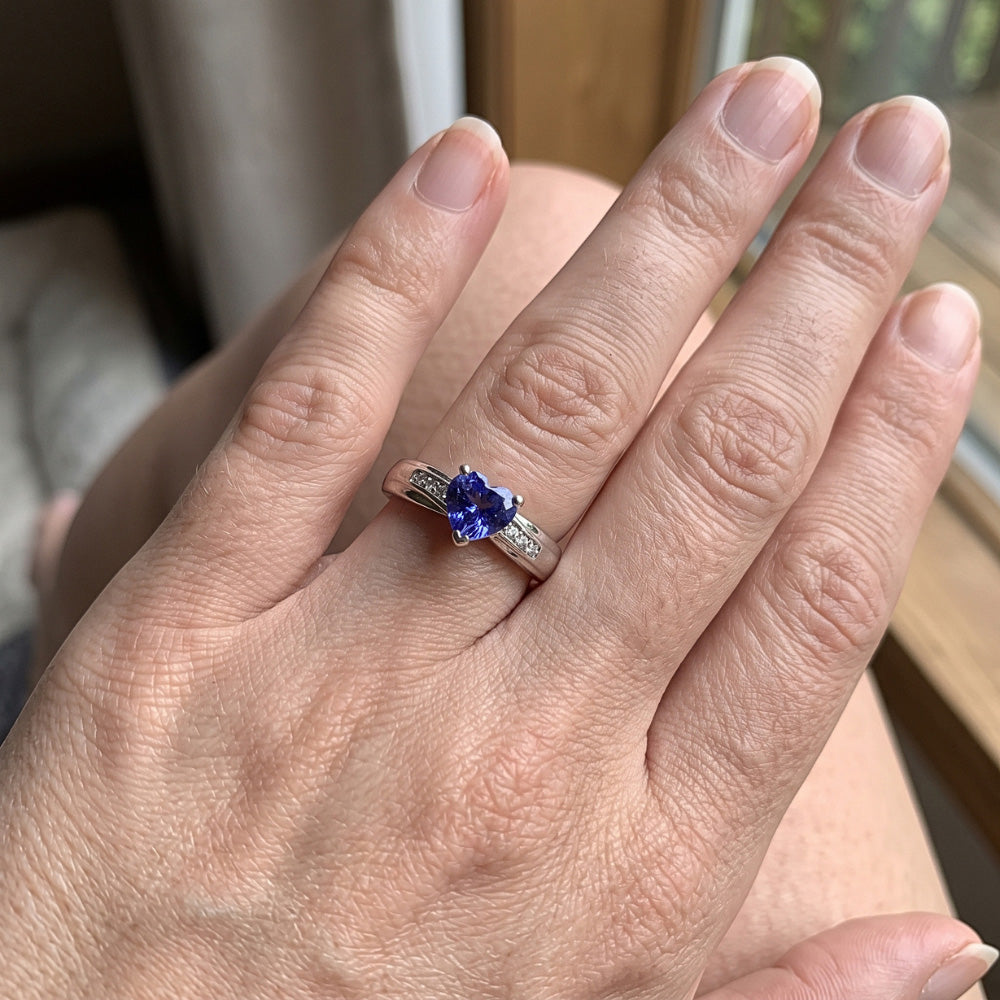 Natural Earth Mined Diamond Ring Heart Shaped Ceylon Sapphire 1.50 Carats Women's Jewellery
