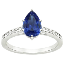 natural round sapphire 7.25ct ring close up detail