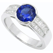 natural round sapphire 2.50ct ring close up detail