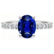 natural round sapphire 4.50ct ring close up detail