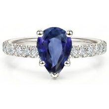 natural round sapphire 4ct ring top view