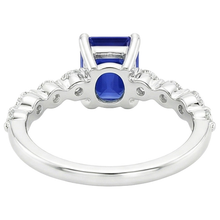 natural emerald sapphire 4.50ct ring close up detail