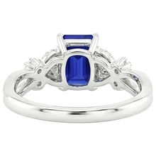 natural emerald sapphire 4ct ring close up detail