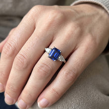 Natural Earth Mined Diamond Three Stone Emerald Shaped Ring Deep Blue Sapphire 2.50 Carats