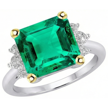 Exquisite Fine Emerald Colored Stone Ring 5 ct – front view