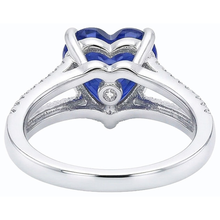 natural round sapphire 2ct ring top view