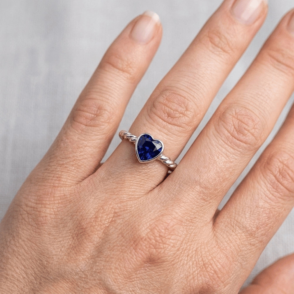 Natural Heart Solitaire Blue Sapphire Ring Bezel Set 1.50 Carats Rope Style