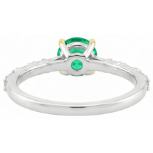 Refined Gemstone Ring 2 ct – close-up