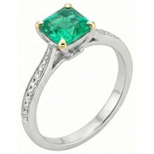 Real Colombian Emerald Precious Stone Ring – back view