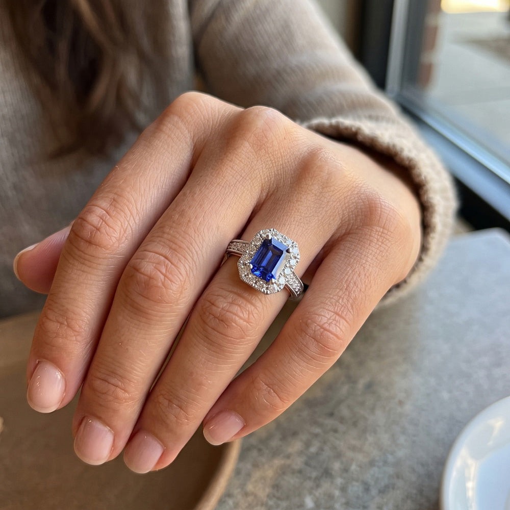 Natural Sapphire Ring 3.50ct - Two Tone 14K Gold