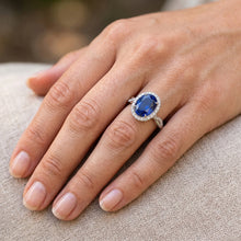 Natural Sapphire Ring 4.25ct - White Gold 14K