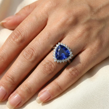 natural round sapphire 3.50ct ring on white background