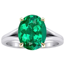 Exquisite Fine Emerald Colored Stone Ring 3.50 ct – profile view