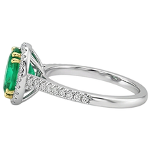 Custom Fine Emerald Gemstone Ring 4 ct – profile view
