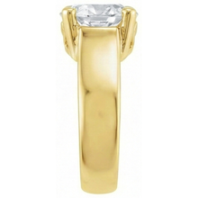 Antique Cushion Diamond ring in 14K Yellow Gold – profile view