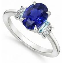natural round sapphire 4ct ring close up detail