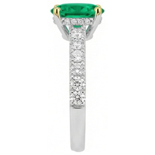 Sparkling Colombian Emerald Precious Stone Ring 2 ct – top view